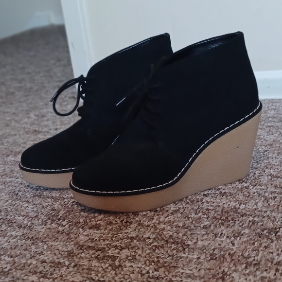 Lands' End Swade Black Wedge Boot fall wedge heal boot in size 8.5 ladies fall - Picture 2 of 2